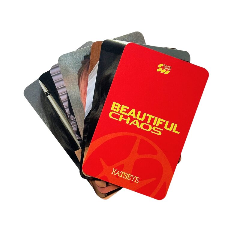 FOTOKARTĪTE | KATSEYE [BEAUTIFUL CHAOS]